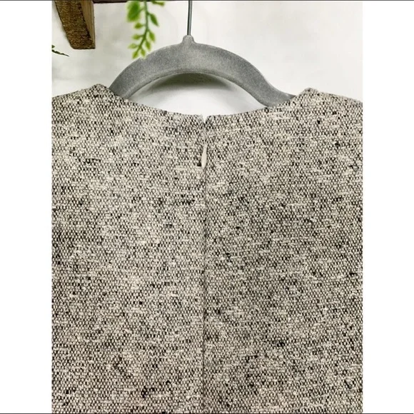 Elegant Gray Tweed Dress - Picture 9 of 10